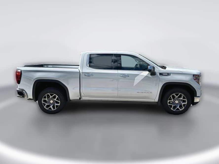 GMC Sierra 1500 SLT 2WD Crew Cab 147" 2026 — side view