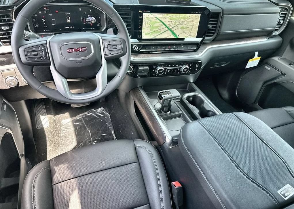 GMC Sierra 1500 SLT 2WD Crew Cab 147" 2026 — side view
