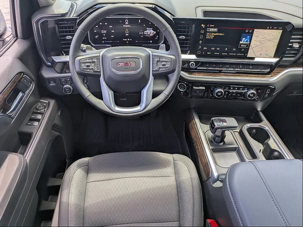 GMC Sierra 1500 Elevation 4WD Double Cab 147" 2026 — side view