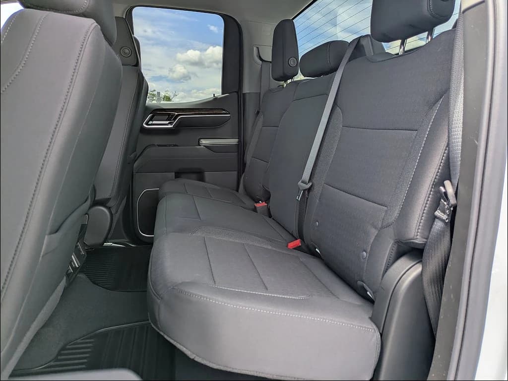 GMC Sierra 1500 Elevation 4WD Double Cab 147" 2026 — side view