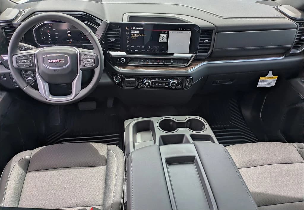 GMC Sierra 1500 Elevation 4WD Double Cab 147" 2026 — side view