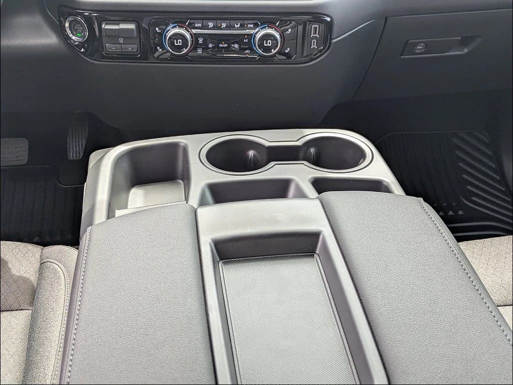 GMC Sierra 1500 Elevation 4WD Double Cab 147" 2026 — side view