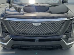 Cadillac VISTIQ Luxury AWD 4dr 2027 — side view