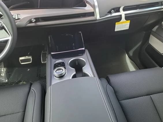Cadillac VISTIQ Luxury AWD 4dr 2027 — side view