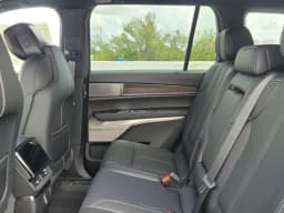 Cadillac VISTIQ Luxury AWD 4dr 2027 — side view