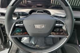 Cadillac VISTIQ Luxury AWD 4dr 2027 — side view