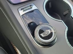 Cadillac VISTIQ Luxury AWD 4dr 2027 — side view