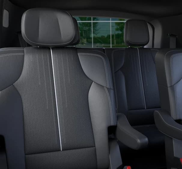 Cadillac VISTIQ Luxury AWD 4dr 2027 — side view