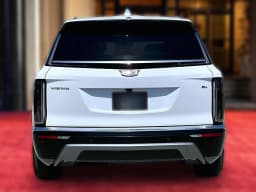 Cadillac VISTIQ Luxury AWD 4dr 2027 — side view