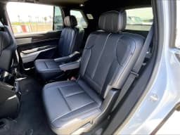 Cadillac VISTIQ Luxury AWD 4dr 2027 — side view