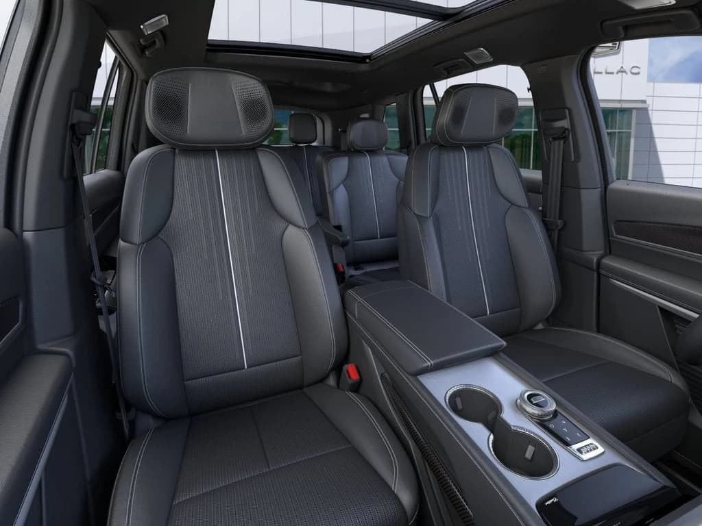 Cadillac VISTIQ Luxury AWD 4dr 2027 — side view