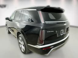 Cadillac VISTIQ Luxury AWD 4dr 2026 — side view