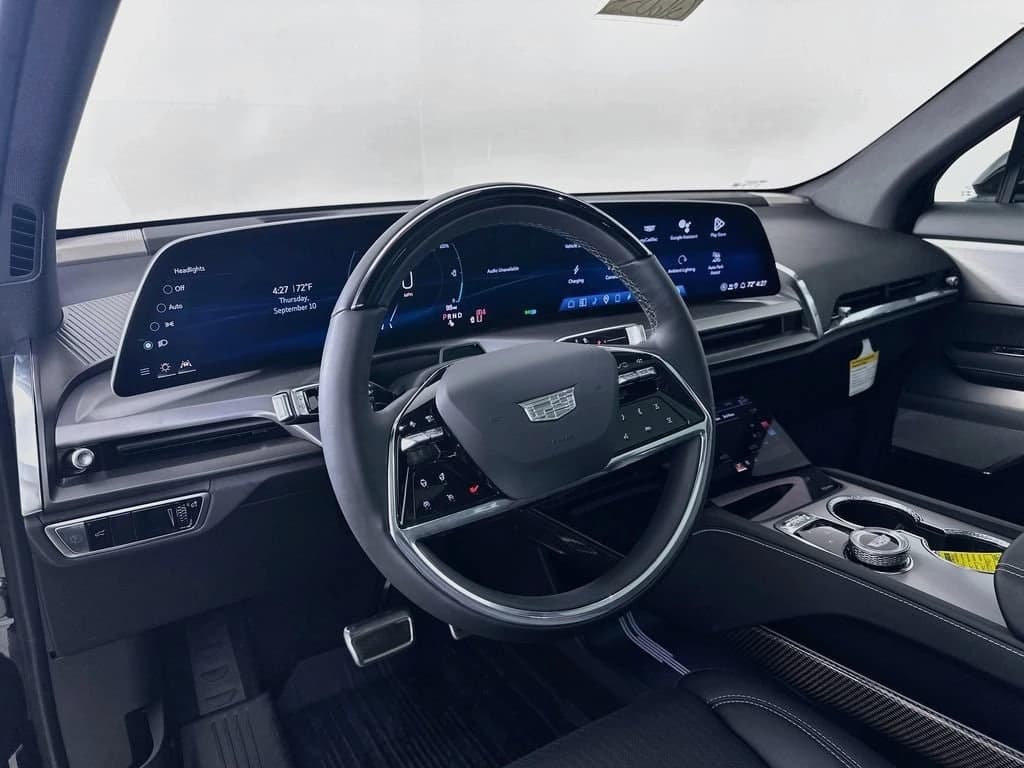 Cadillac VISTIQ Luxury AWD 4dr 2026 — side view