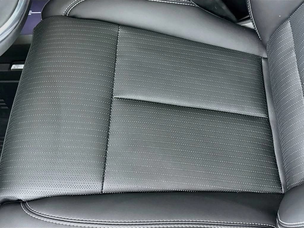 Cadillac VISTIQ Luxury AWD 4dr 2026 — side view