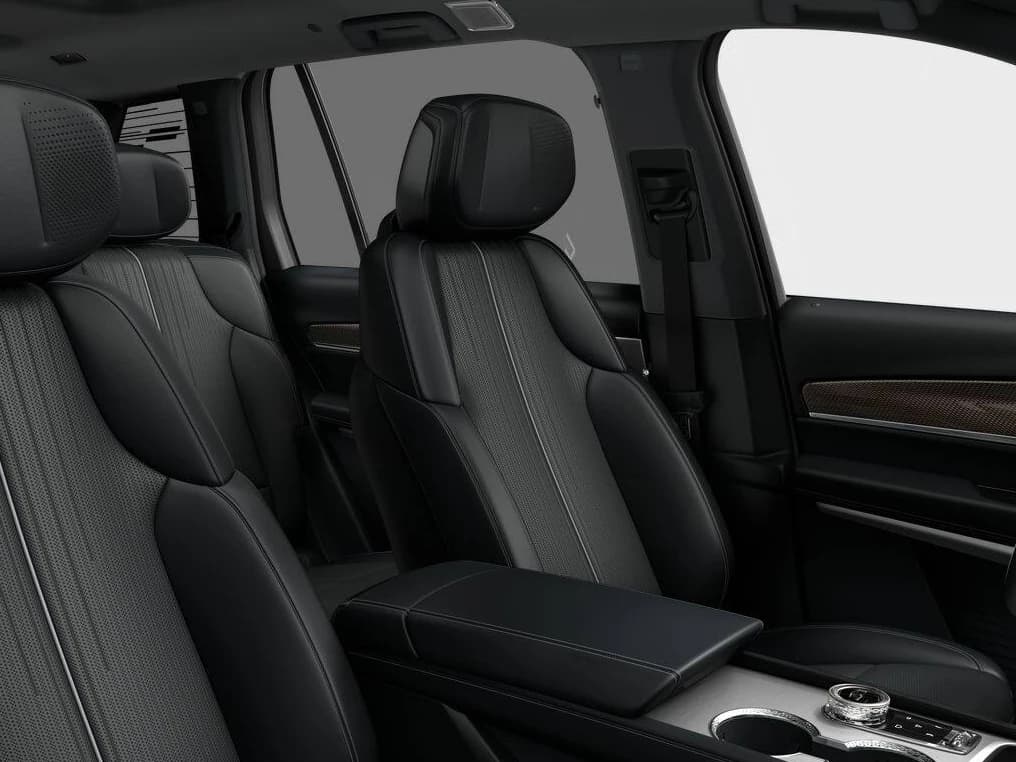 Cadillac VISTIQ Luxury AWD 4dr 2026 — side view