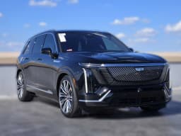 Cadillac VISTIQ Premium Luxury AWD 4dr 2026 — side view
