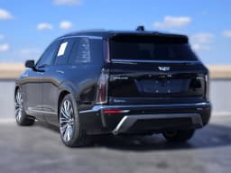 Cadillac VISTIQ Premium Luxury AWD 4dr 2026 — side view