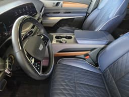 Cadillac VISTIQ Premium Luxury AWD 4dr 2026 — side view