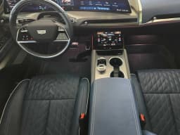 Cadillac VISTIQ Premium Luxury AWD 4dr 2026 — side view