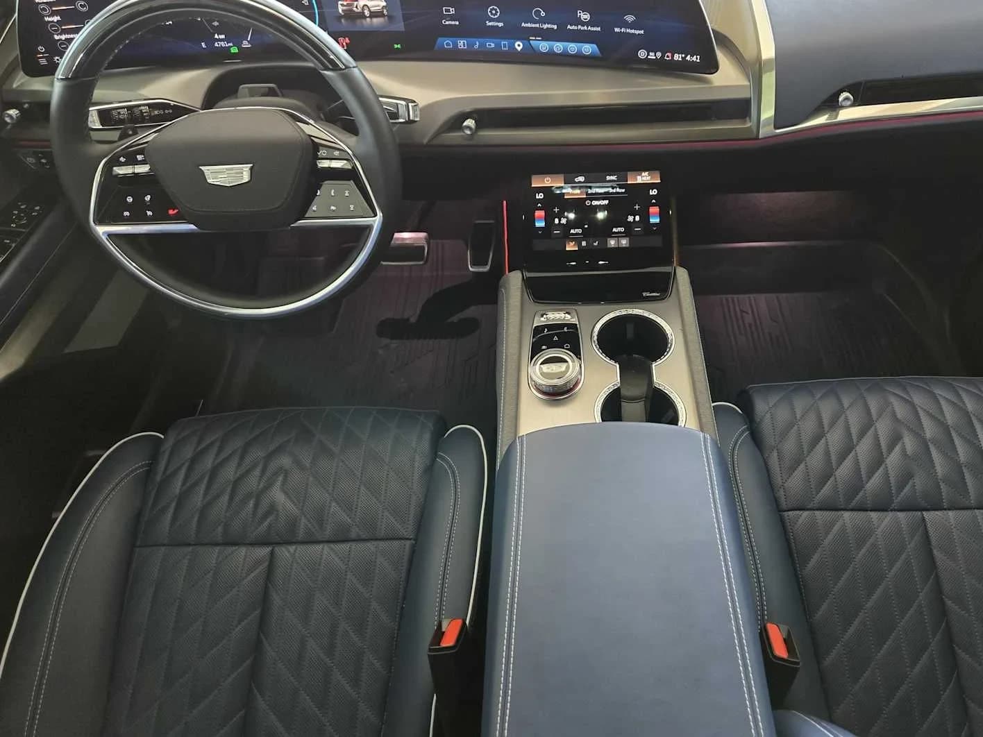 Cadillac VISTIQ Premium Luxury AWD 4dr 2026 — side view