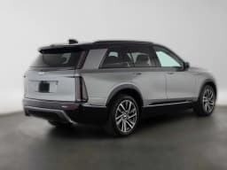 Cadillac VISTIQ Sport AWD 4dr 2027 — side view