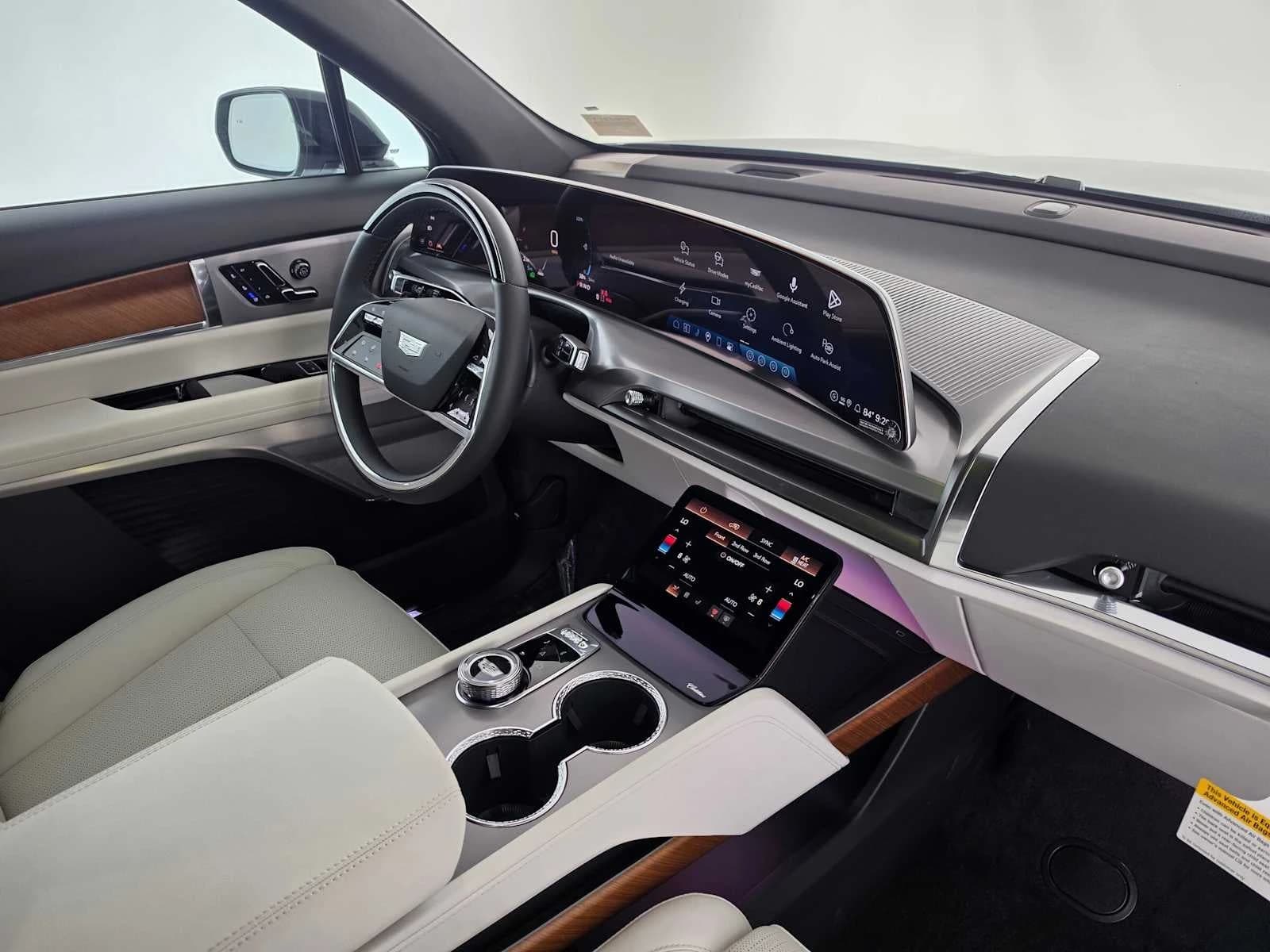 Cadillac VISTIQ Sport AWD 4dr 2027 — side view