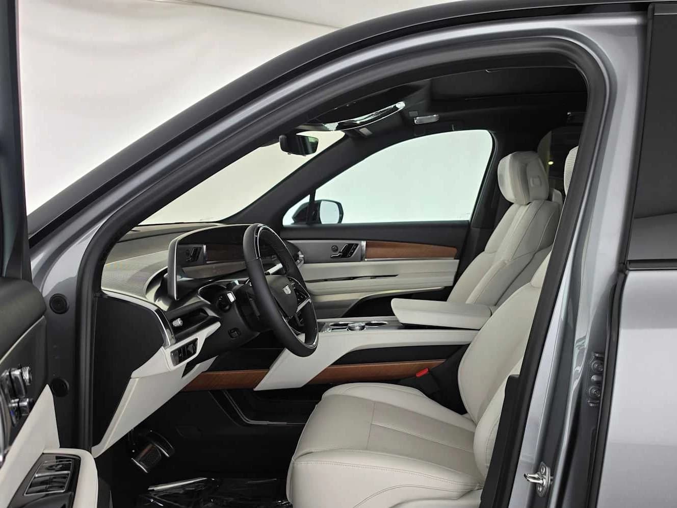 Cadillac VISTIQ Sport AWD 4dr 2027 — side view