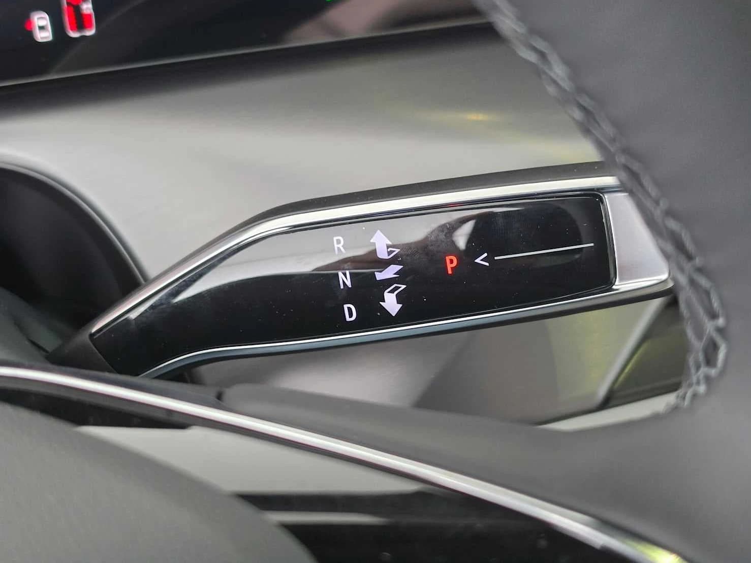 Cadillac VISTIQ Sport AWD 4dr 2027 — side view