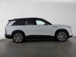 Cadillac VISTIQ Sport AWD 4dr 2027 — side view