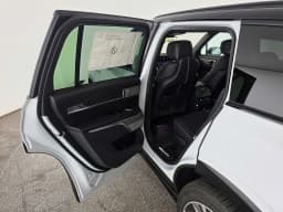 Cadillac VISTIQ Sport AWD 4dr 2027 — side view