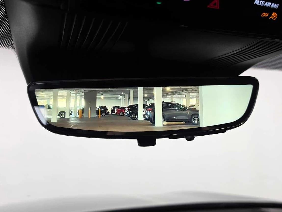 Cadillac VISTIQ Sport AWD 4dr 2027 — side view