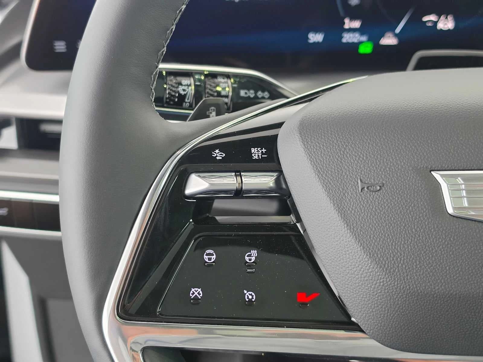 Cadillac VISTIQ Sport AWD 4dr 2027 — side view