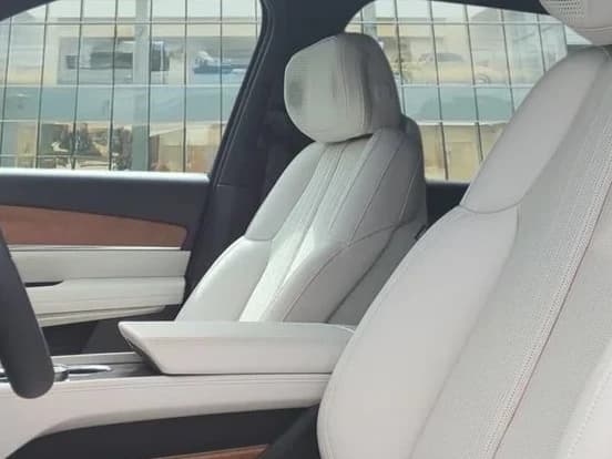 Cadillac VISTIQ Sport AWD 4dr 2027 — side view