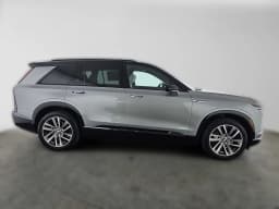 Cadillac VISTIQ Sport AWD 4dr 2027 — side view