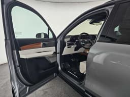 Cadillac VISTIQ Sport AWD 4dr 2027 — side view