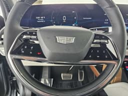 Cadillac VISTIQ Sport AWD 4dr 2027 — side view