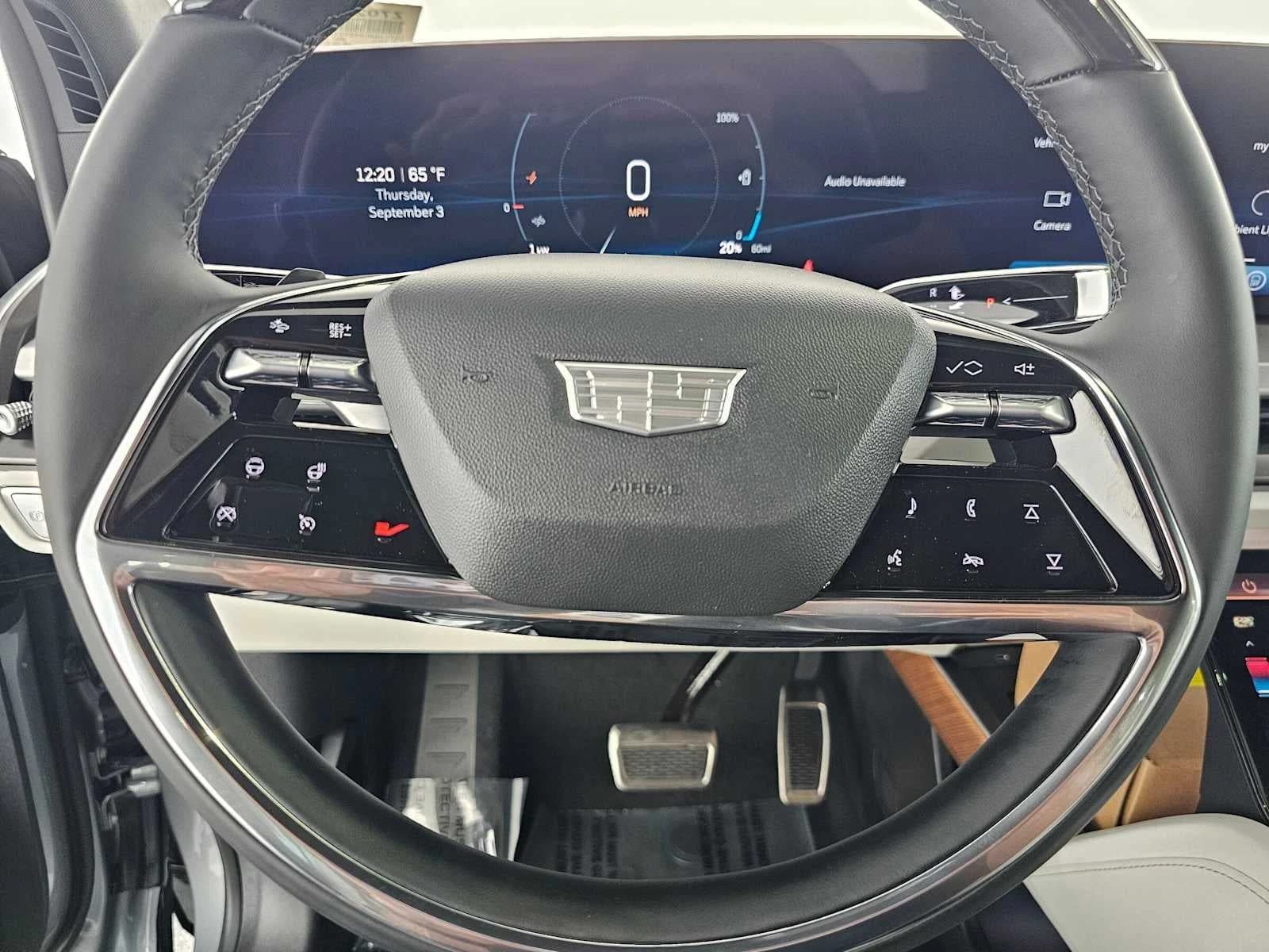 Cadillac VISTIQ Sport AWD 4dr 2027 — side view