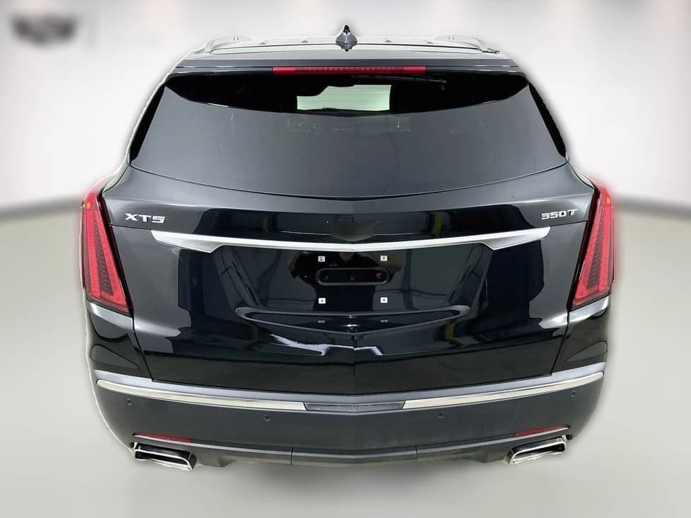 Cadillac XT5 FWD Luxury 4dr 2026 — side view
