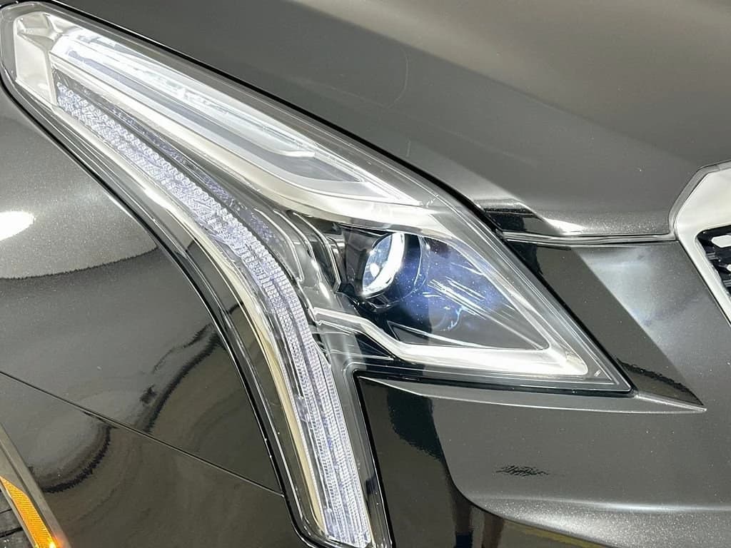 Cadillac XT5 FWD Luxury 4dr 2026 — side view