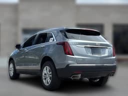 Cadillac XT5 AWD Luxury 4dr 2026 — side view