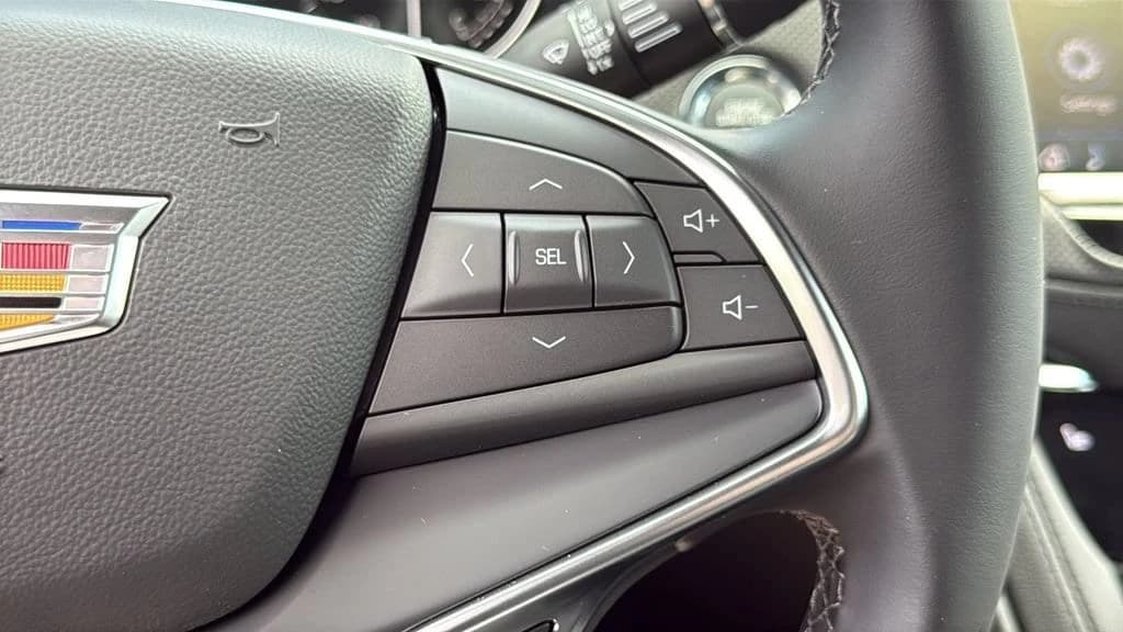 Cadillac XT5 AWD Luxury 4dr 2026 — side view