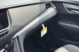 Cadillac XT5 AWD Luxury 4dr 2026 — side view
