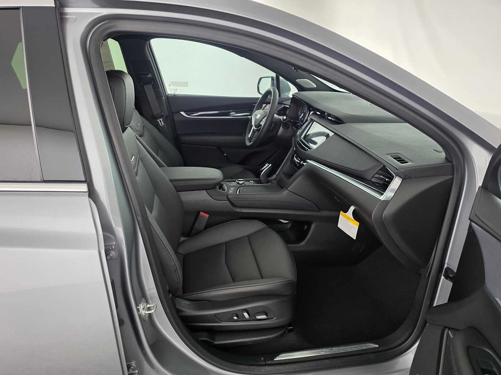 Cadillac XT5 FWD Premium Luxury 4dr 2026 — side view