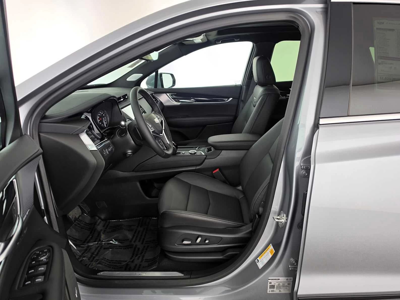 Cadillac XT5 FWD Premium Luxury 4dr 2026 — side view