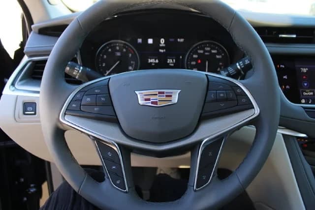 Cadillac XT5 AWD Premium Luxury 4dr 2026 — side view