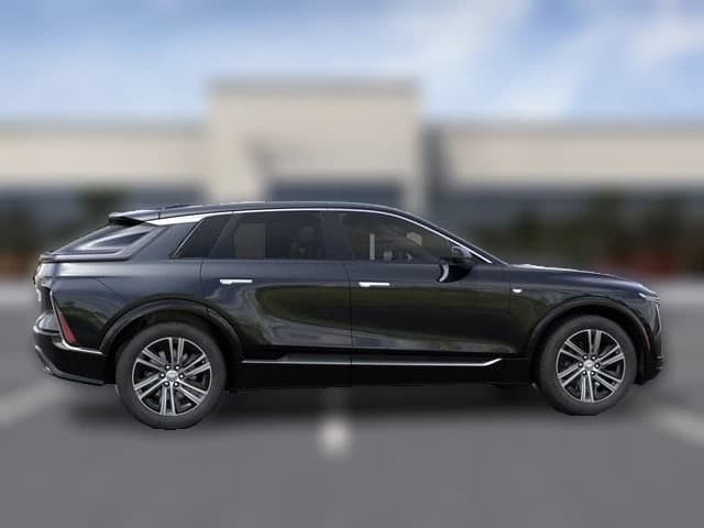 Cadillac LYRIQ Luxury 4dr 2026 — side view