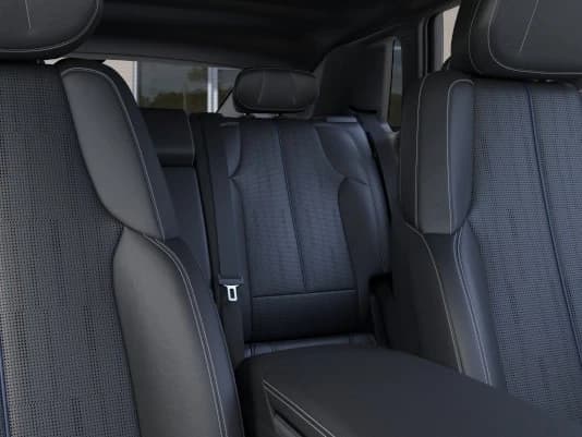 Cadillac LYRIQ Luxury 4dr 2026 — side view
