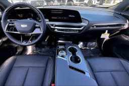 Cadillac LYRIQ Luxury 4dr 2026 — side view