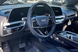 Cadillac LYRIQ Luxury 4dr 2026 — side view