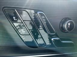 Cadillac LYRIQ Luxury 4dr 2026 — side view